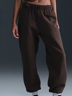 Nike Sportswear Phoenix Fleece Jogger.  Brown.  Size M.  NWOT.
